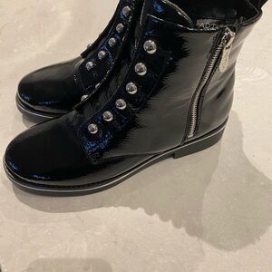 Artica boots, size 9, black patent leather, insulated, waterproof, never worn